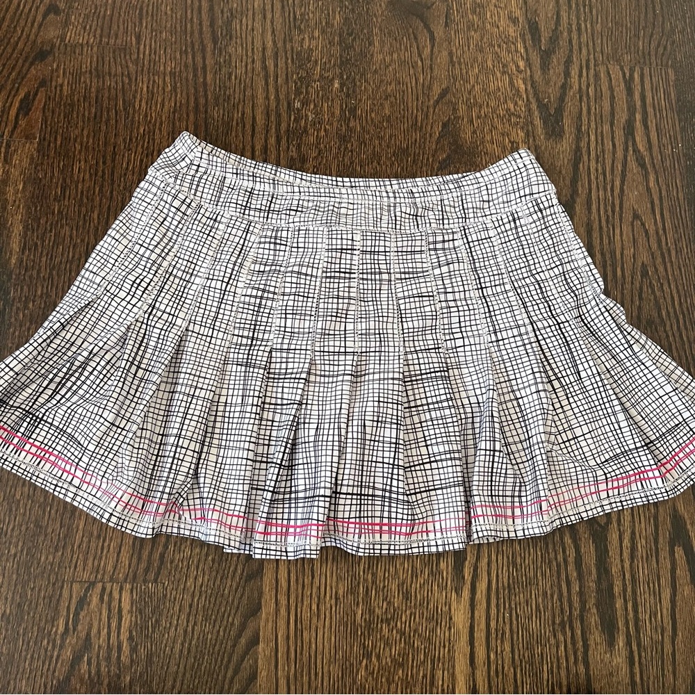 LUCKY IN LOVE SKIRT/SKORT. LARGE